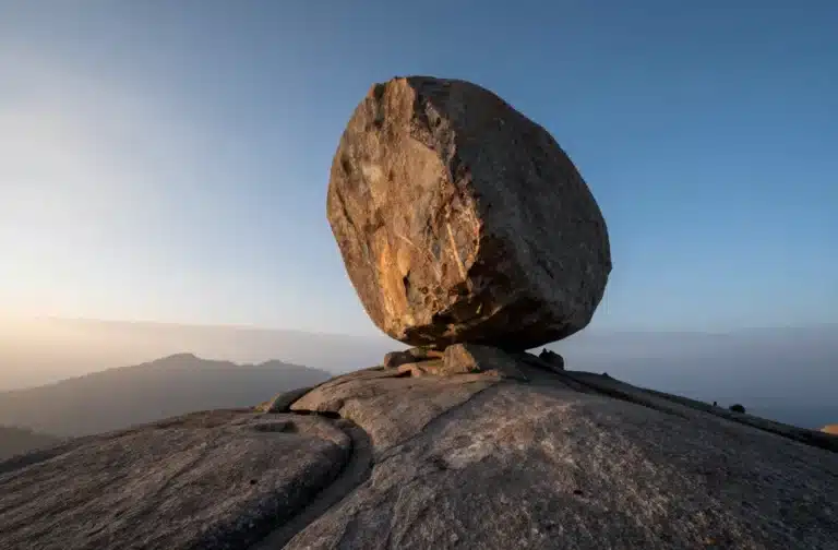 Giant Rocks That Defy Gravity